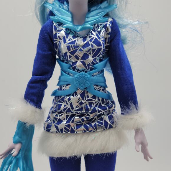 DC Super Hero Girls Frost Action Doll 12" Tall Iconic Super Hero Accessories - Picture 8 of 12